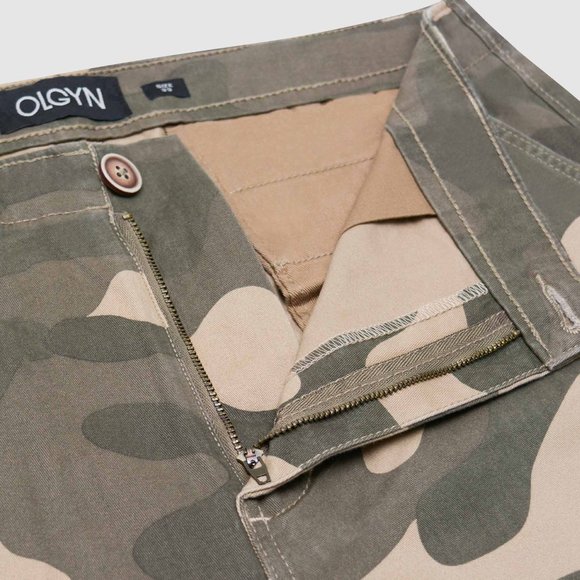 OLGYN Men’s Slim Fit Camo Chino Shorts - Picture 4 of 6